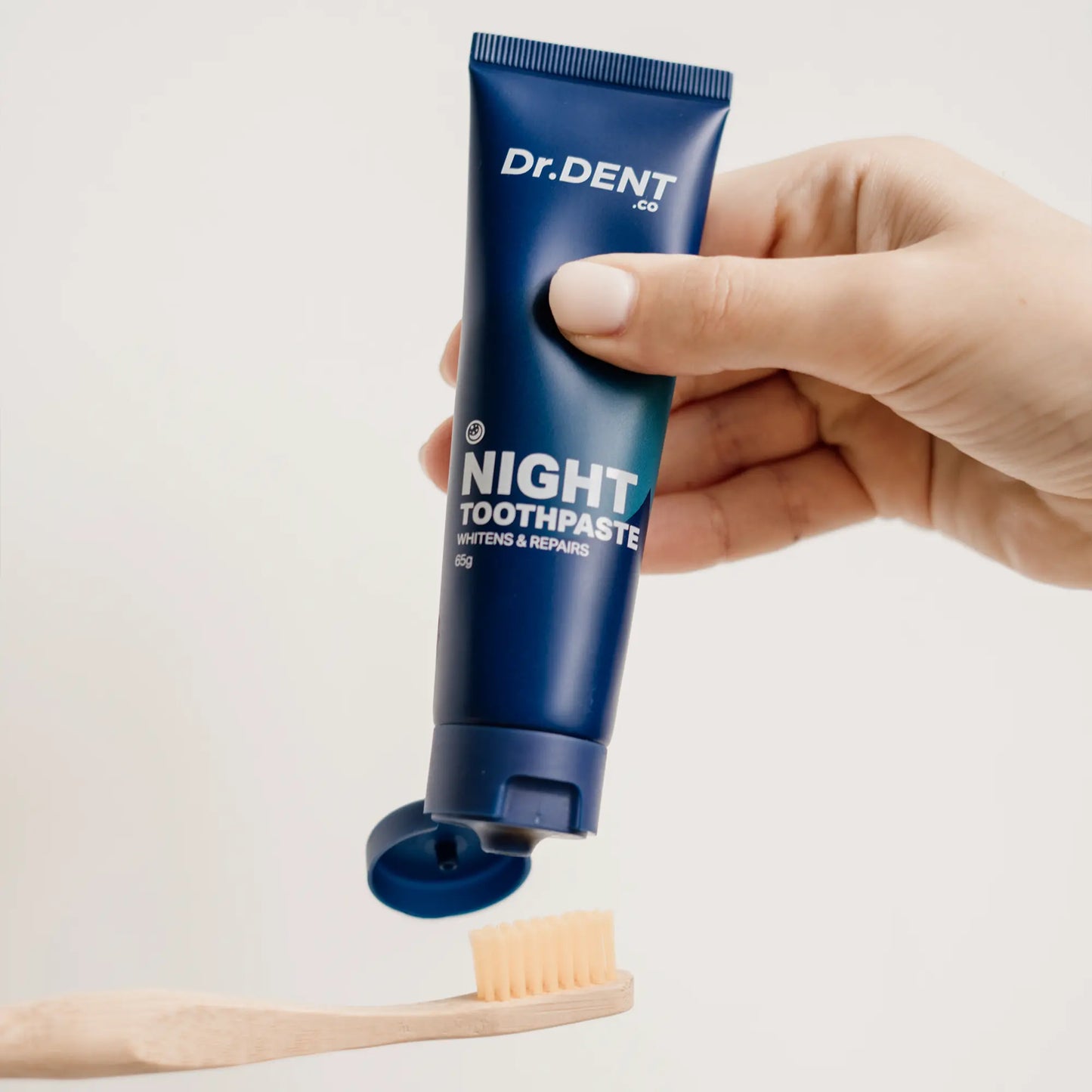 Creme Dental Clareador Dia e Noite